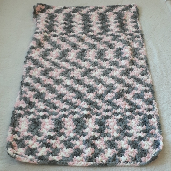 Hand Crafted Crocheted Baby Blanket Pink and Gray - Picture 4 of 6